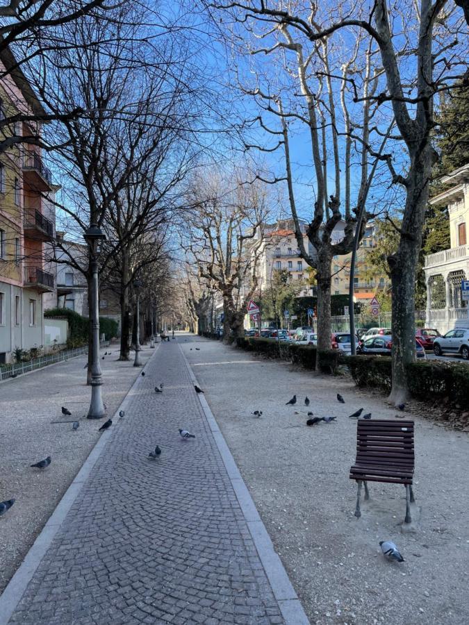 Varese Apartment エクステリア 写真